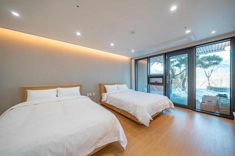 Jecheon The Shine Cheongpung Hotel Room photo