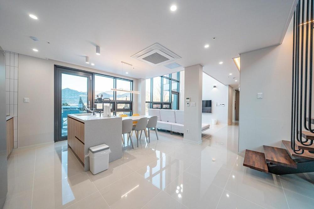 Jecheon The Shine Cheongpung Hotel Room photo